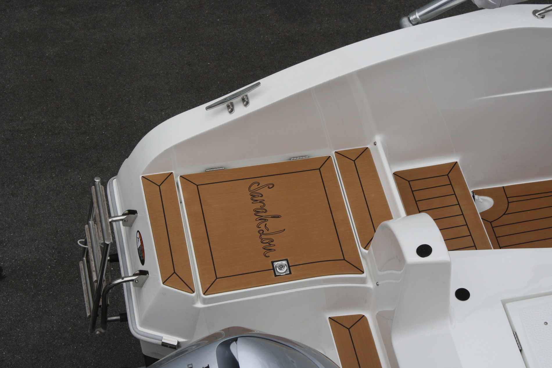 Decksbelag für Motorboote im Teak Holz Design